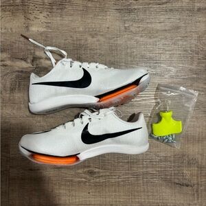 Nike Women’s Maxfly Track Spikes in White/Orange